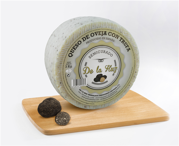 Queso Puro De Oveja Con Trufa Negra De Invierno Melanosporum Grupo